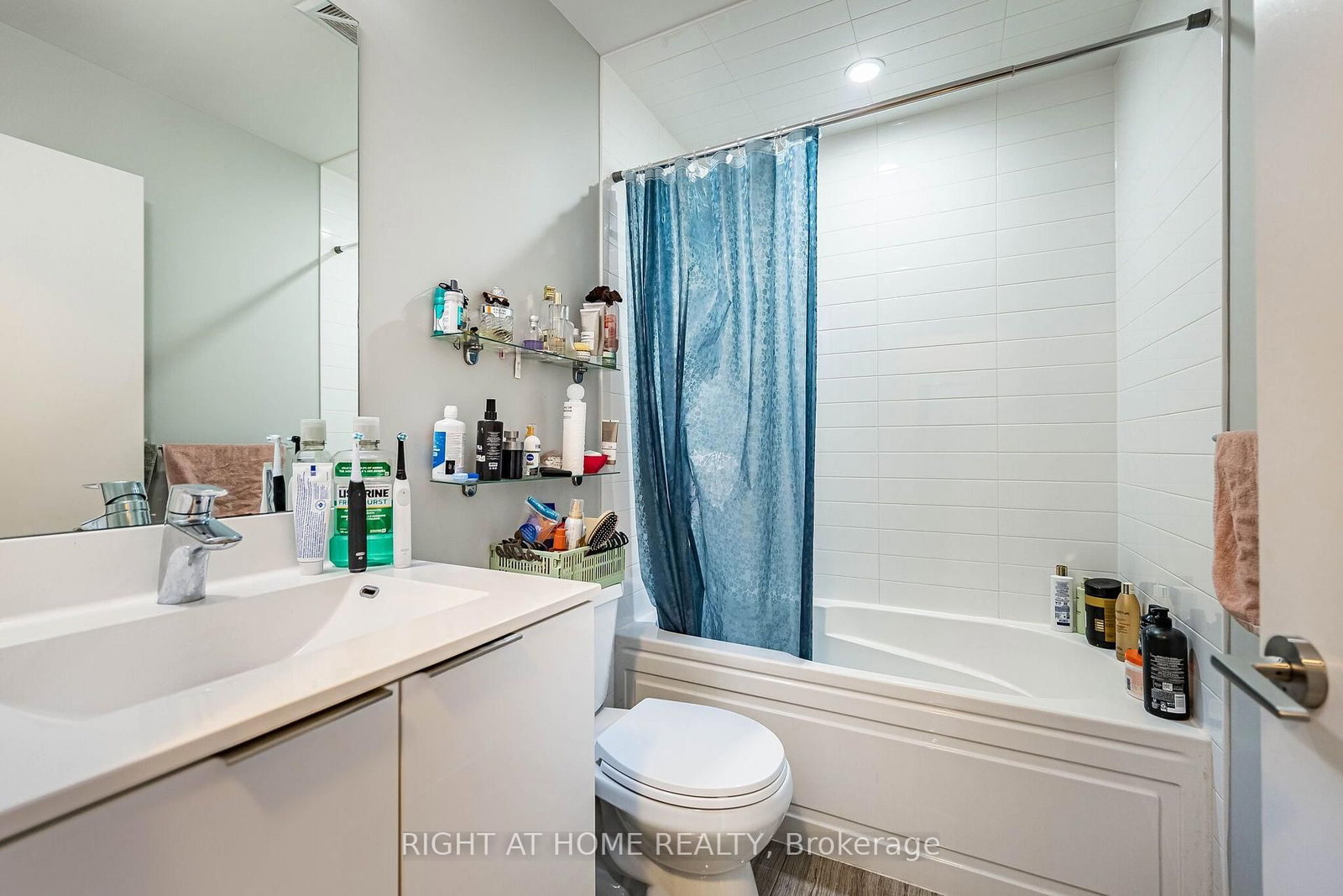 30 Shore Breeze Drive • #431 • Toronto, ON photo 25