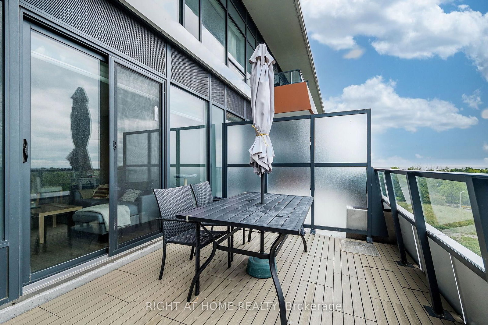 30 Shore Breeze Drive • #431 • Toronto, ON photo 33