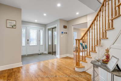 1168 Havendale Boulevard • Burlington, ON photo 3