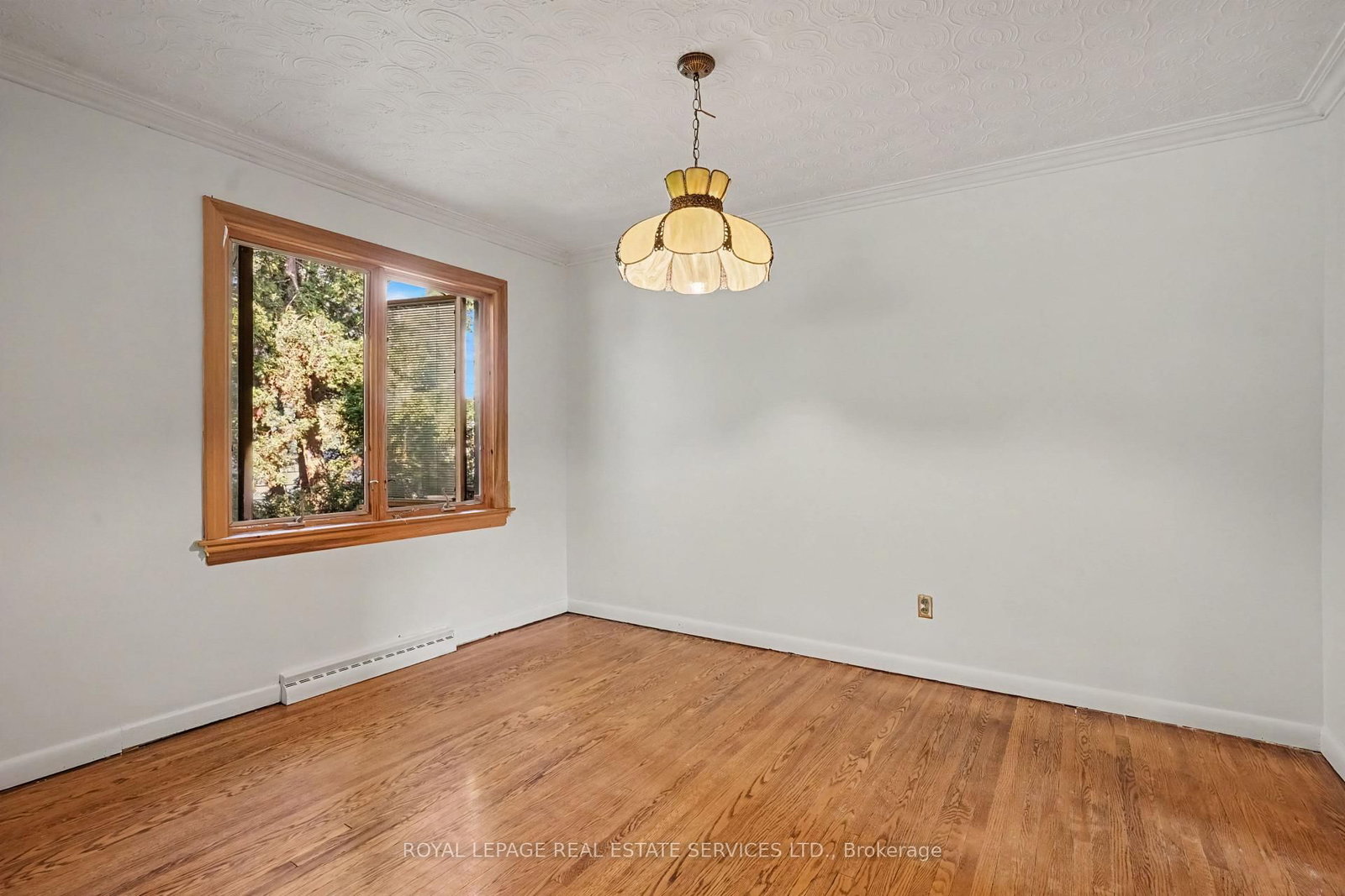 647 Burnhamthorpe Road • Toronto, ON photo 12