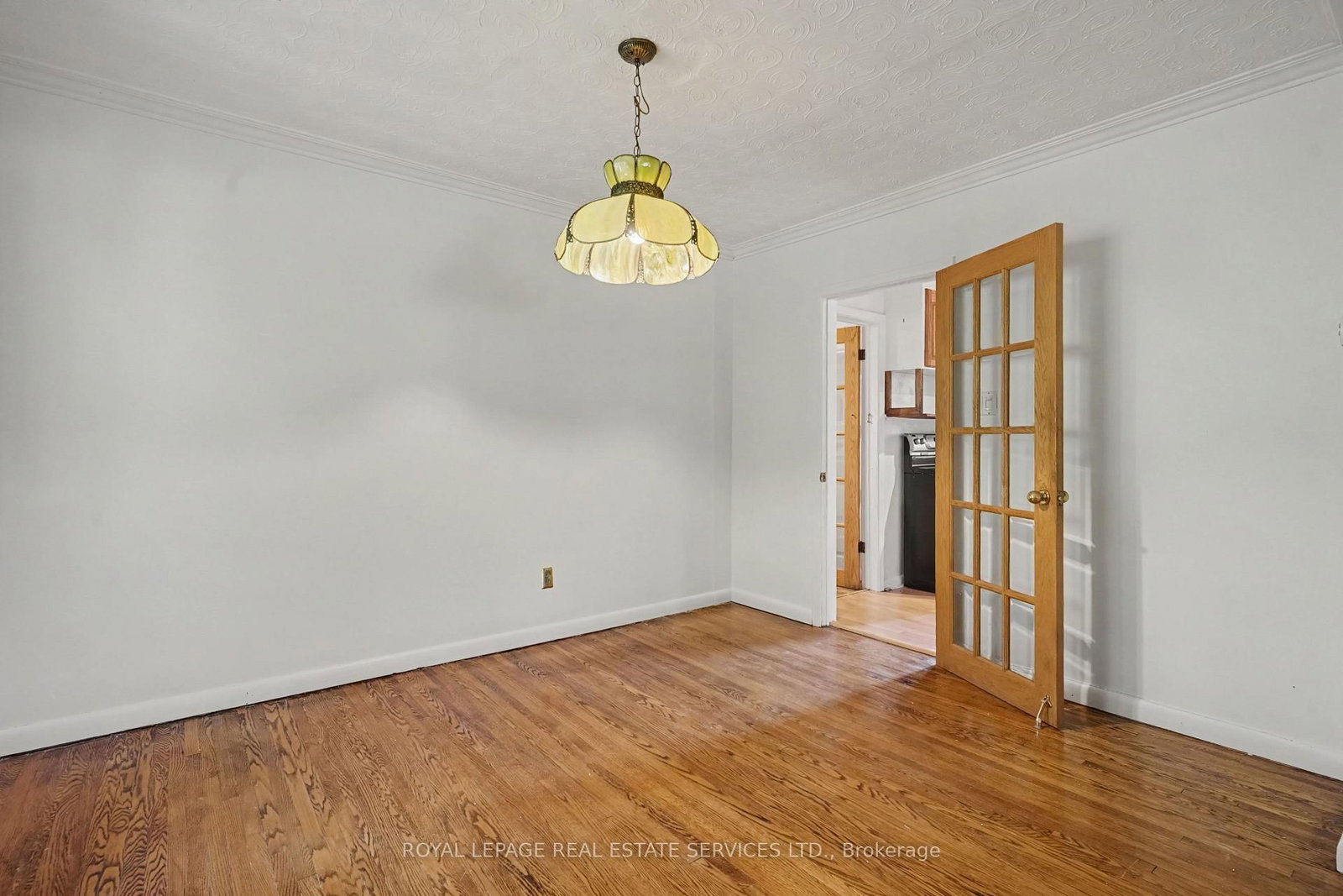 647 Burnhamthorpe Road • Toronto, ON photo 13