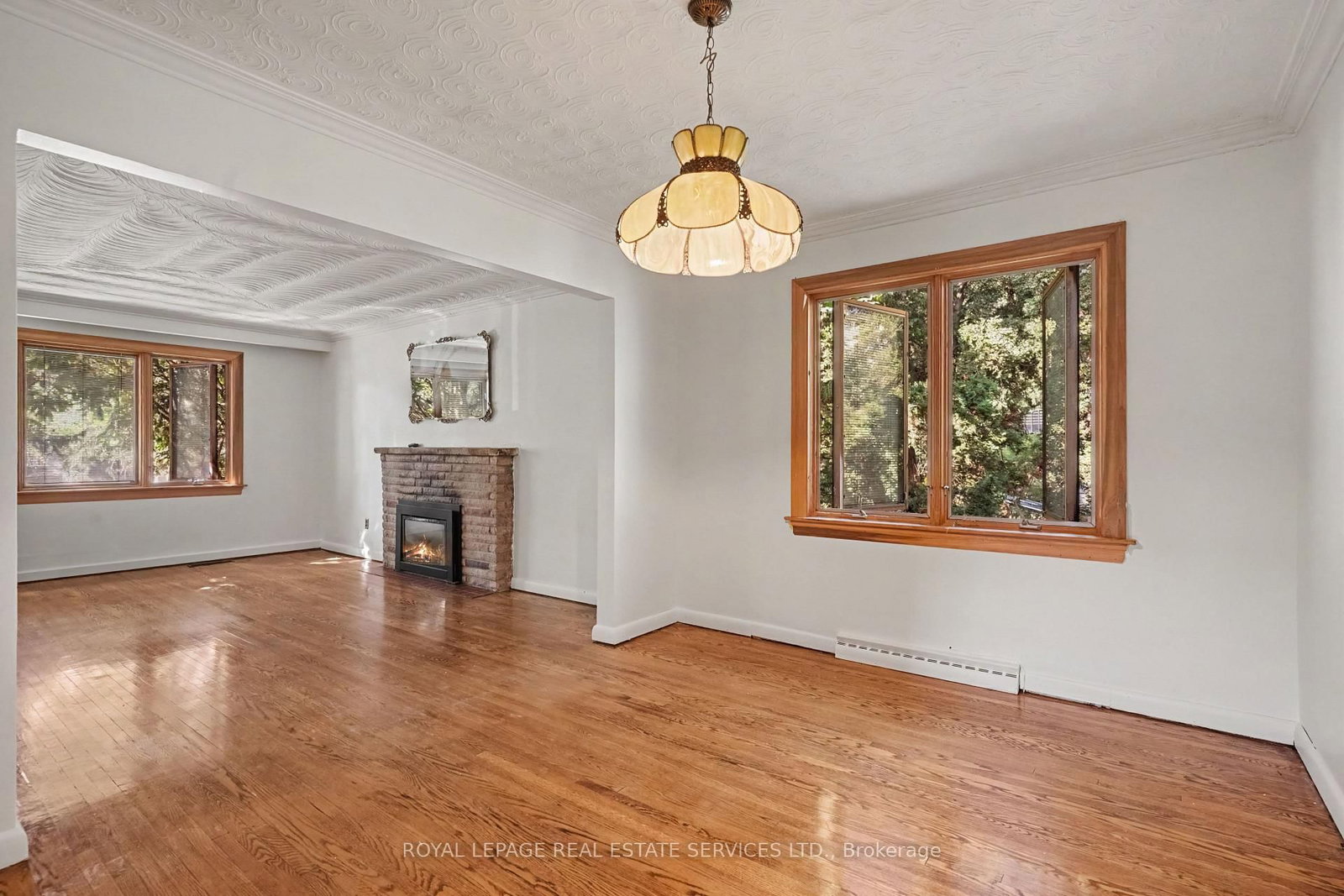 647 Burnhamthorpe Road • Toronto, ON photo 15