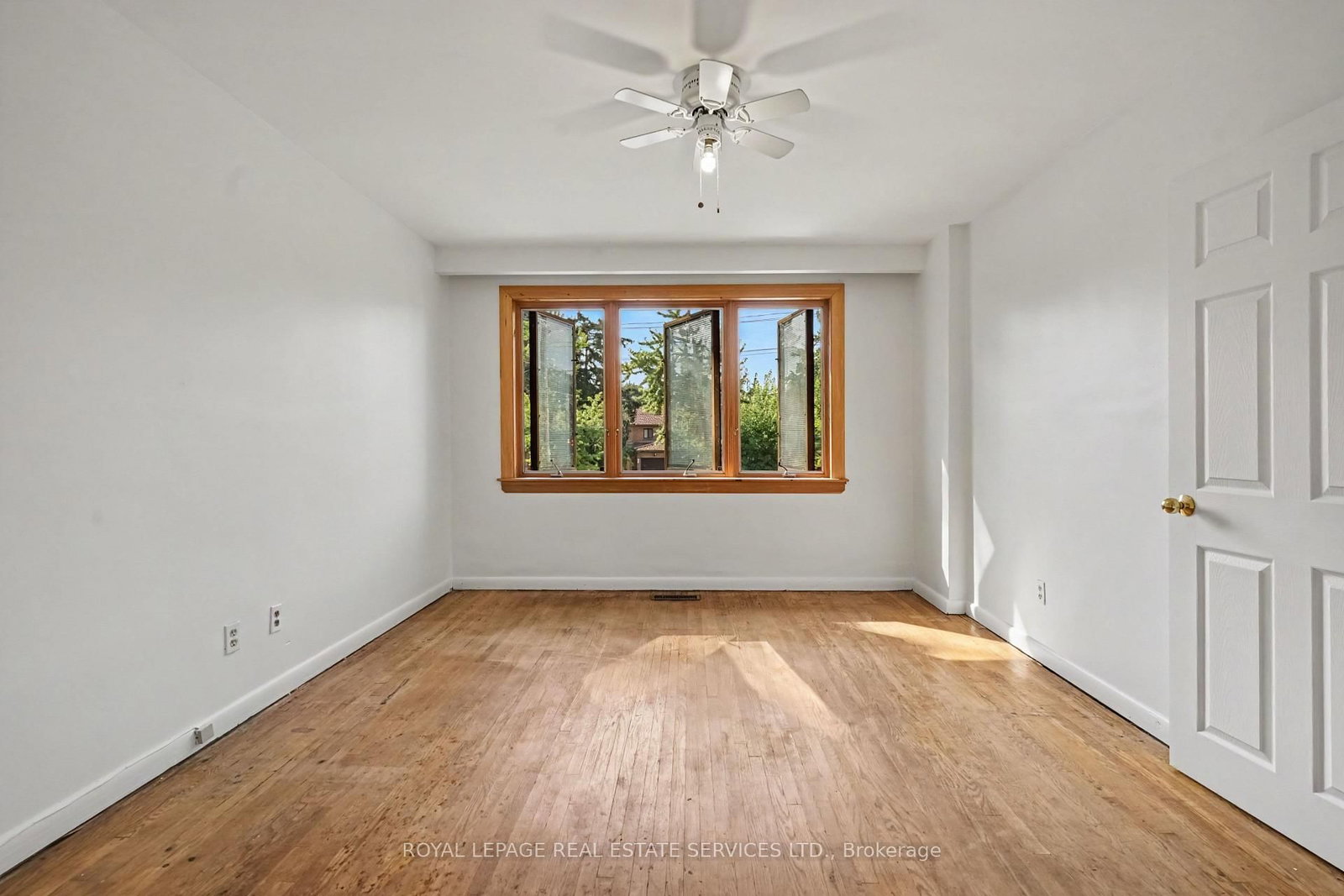 647 Burnhamthorpe Road • Toronto, ON photo 19