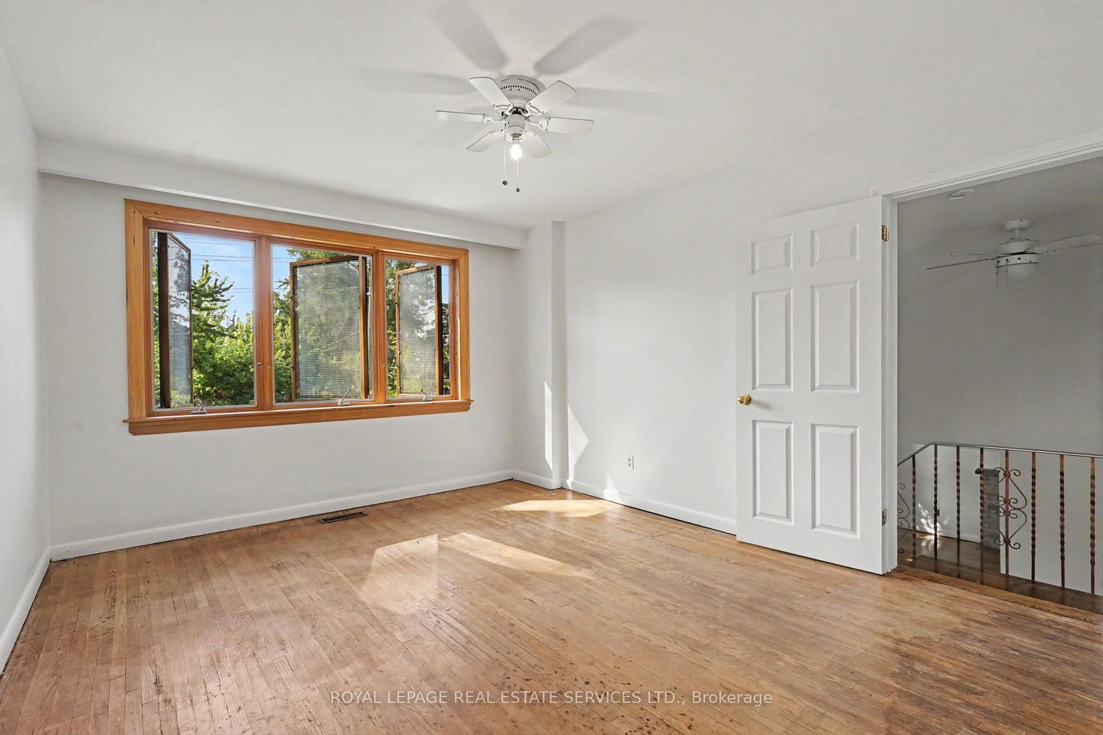 647 Burnhamthorpe Road • Toronto, ON photo 20