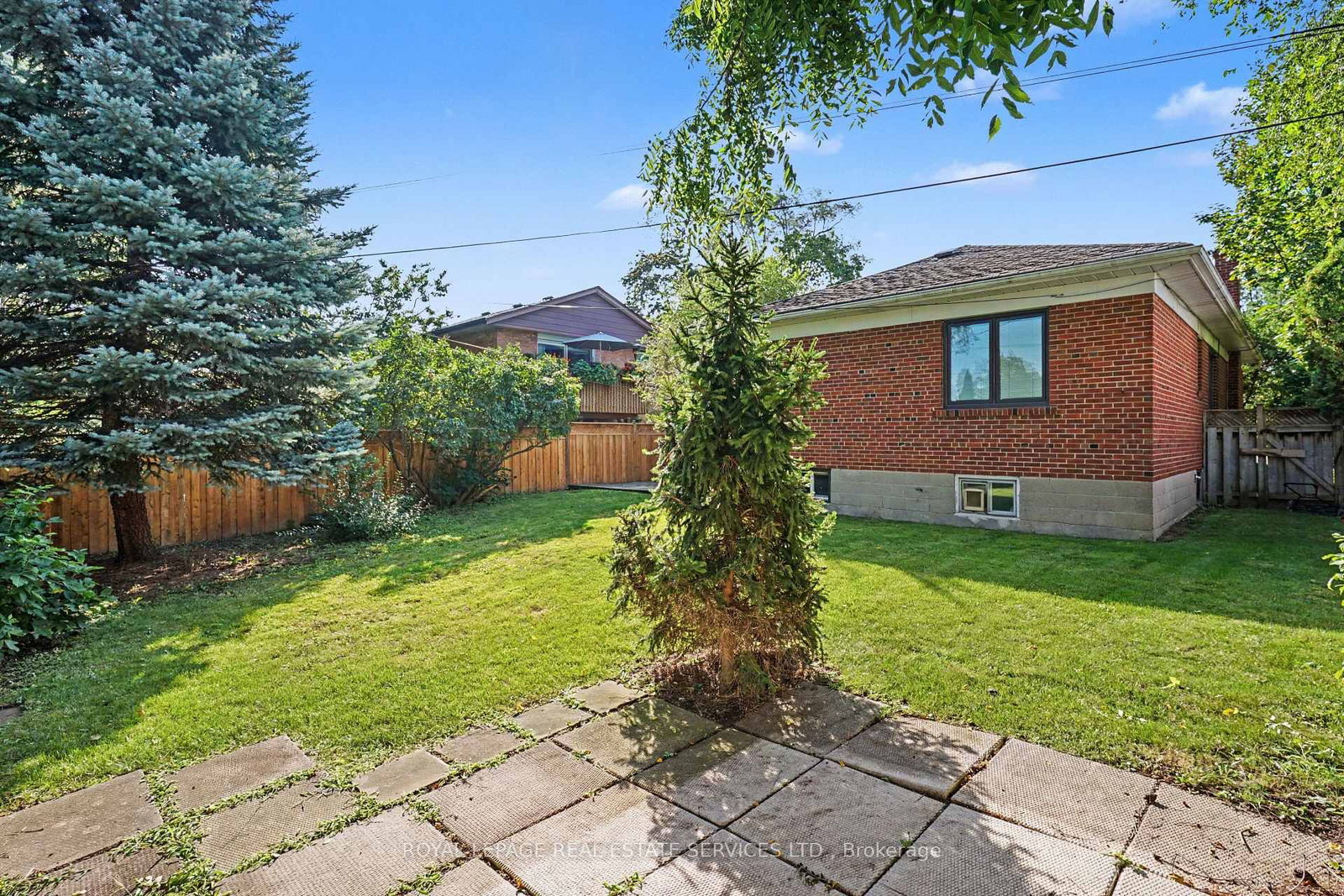 647 Burnhamthorpe Road • Toronto, ON photo 45