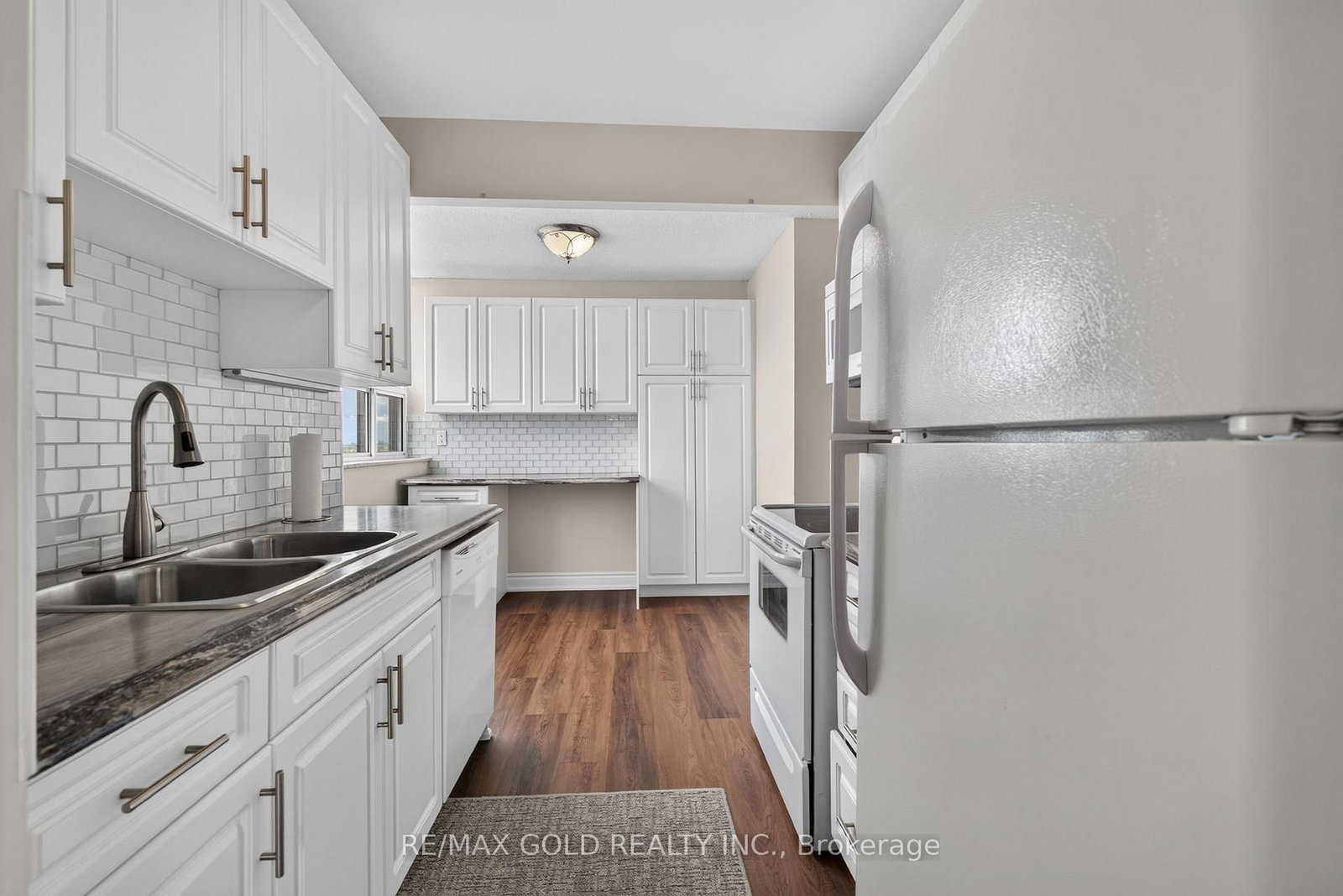 3 Lisa Street • #1109 • Brampton, ON photo 11