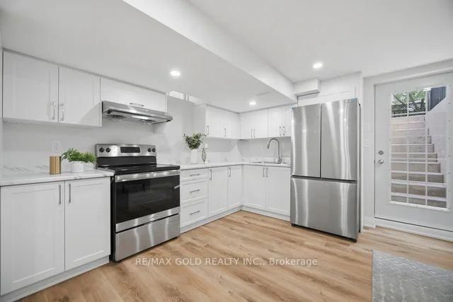 7334 Lowville Heights • Mississauga, ON photo 38