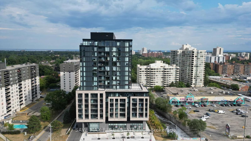 916 - 86 Dundas Street E