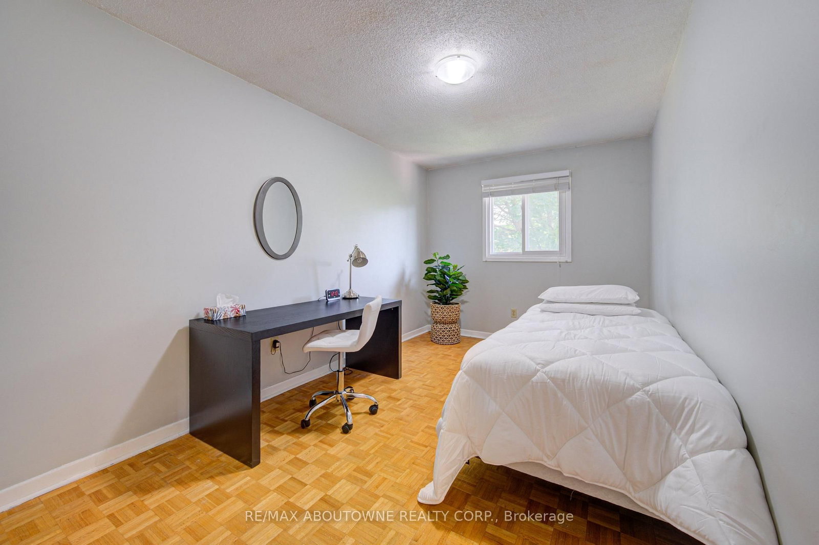 1140 Avondale Drive • Oakville, ON photo 22