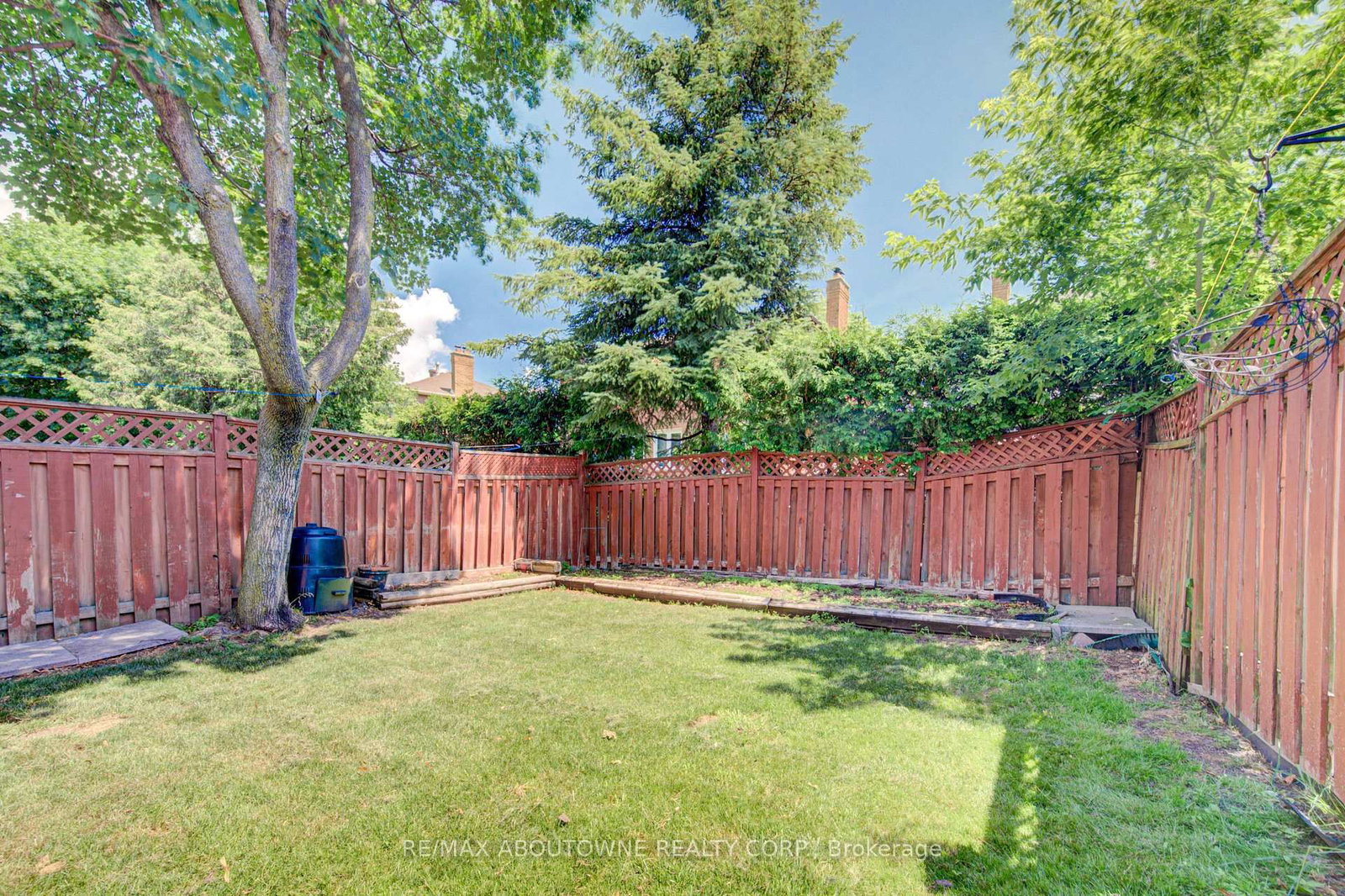 1140 Avondale Drive • Oakville, ON photo 36