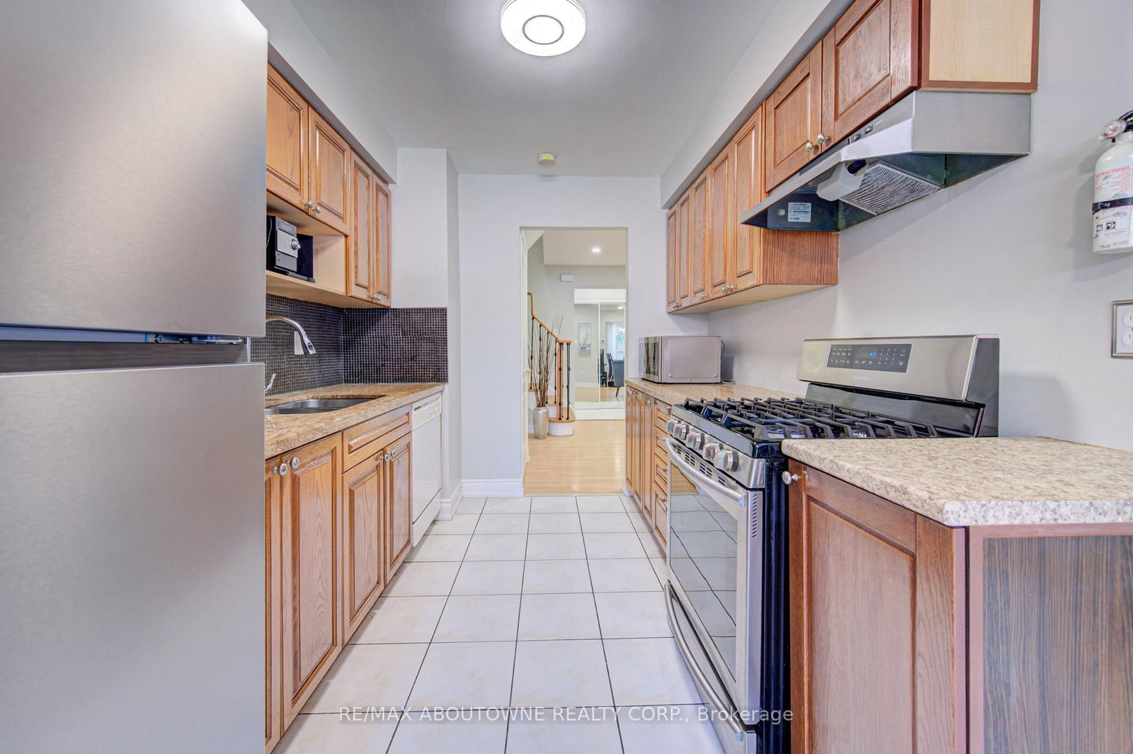 1140 Avondale Drive • Oakville, ON photo 6