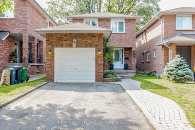 7 Clipstone Court • Brampton, ON photo 4