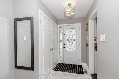 7 Clipstone Court • Brampton, ON photo 7