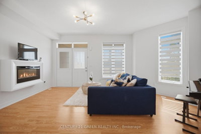 537 Dundas Street E • Oakville, ON photo 3