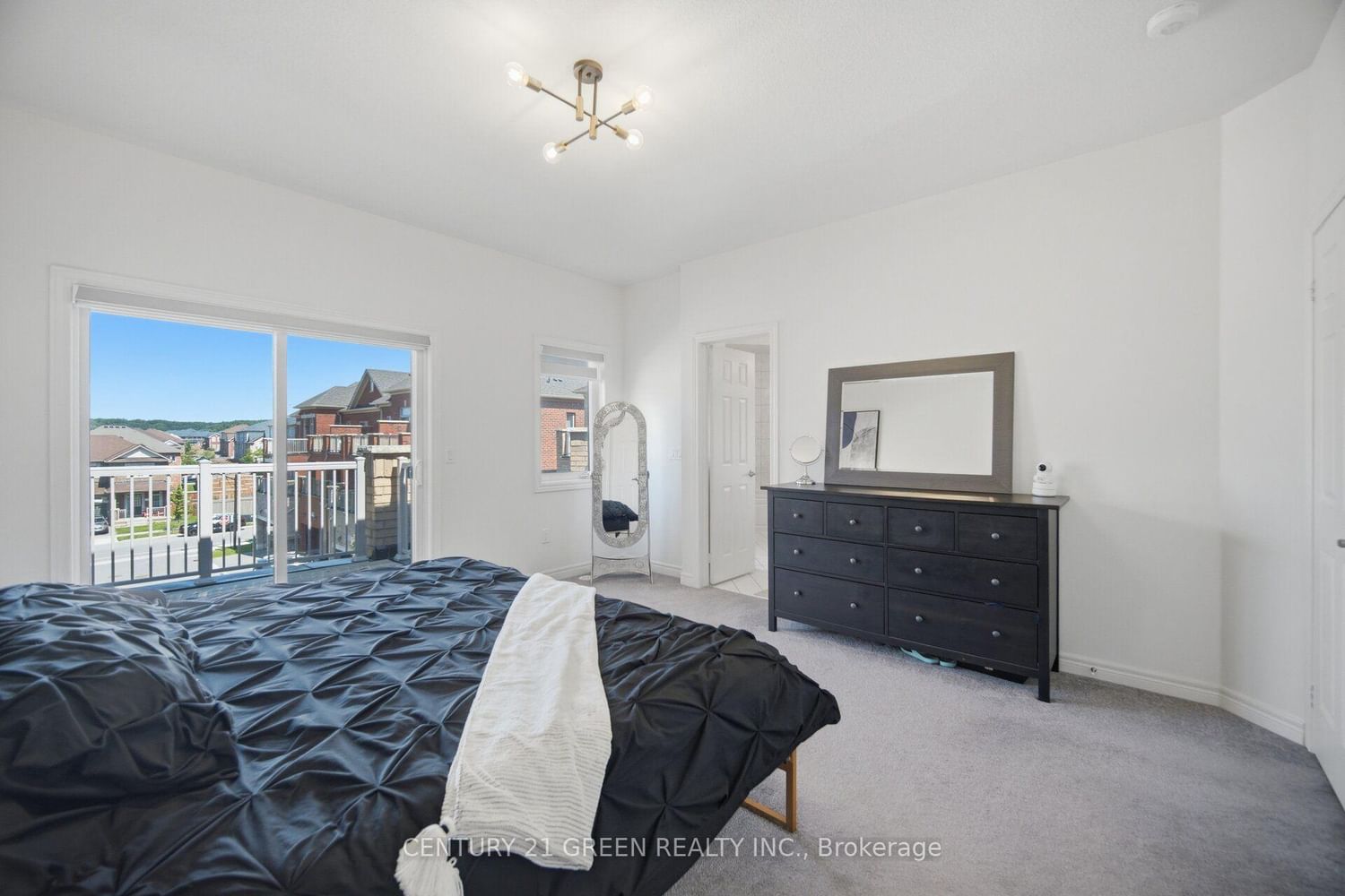 537 Dundas Street E • Oakville, ON photo 33