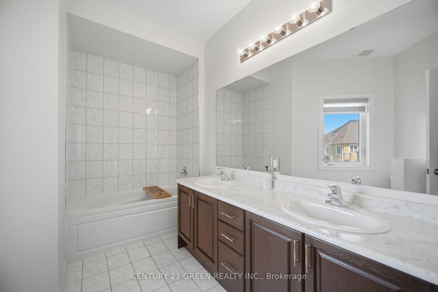 537 Dundas Street E • Oakville, ON photo 36