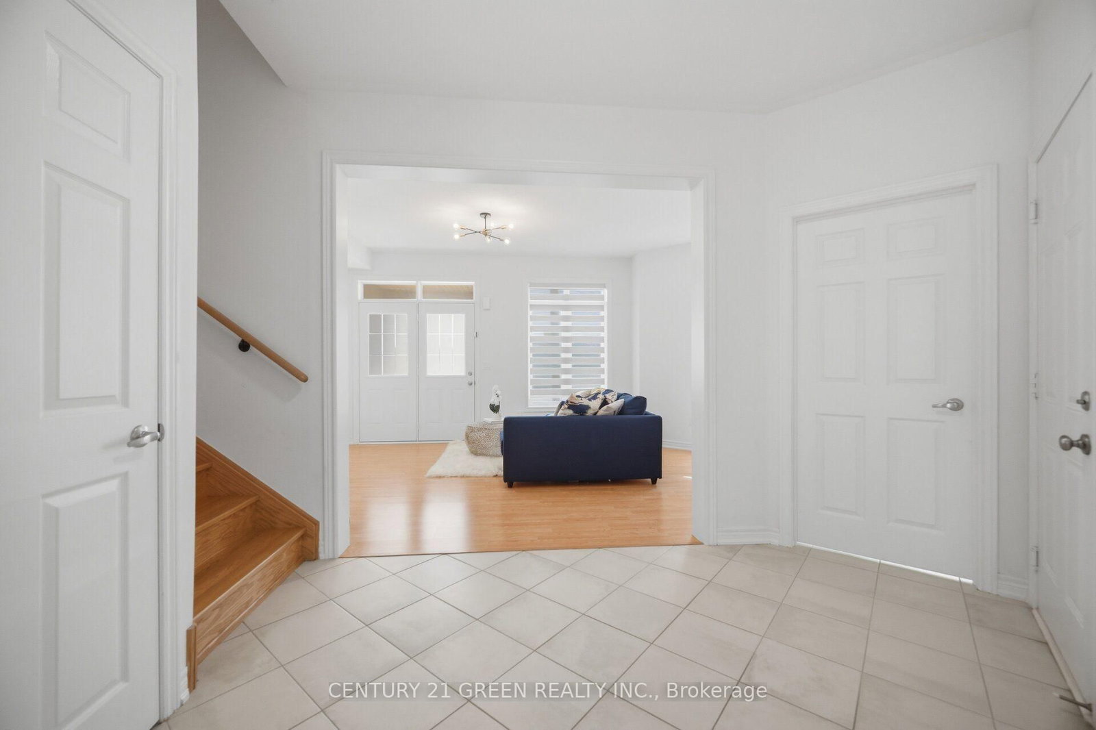 537 Dundas Street E • Oakville, ON photo 5