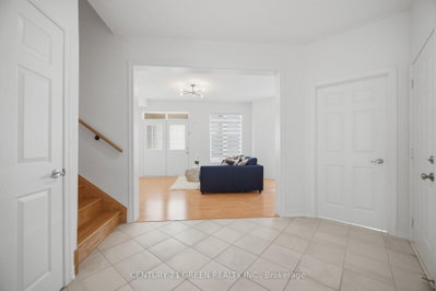 537 Dundas Street E • Oakville, ON photo 5