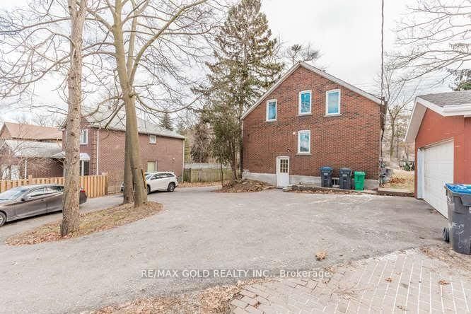 961 Lakeshore Road W • Mississauga, ON photo 3