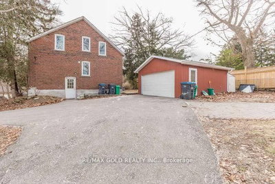 961 Lakeshore Road W • Mississauga, ON photo 4
