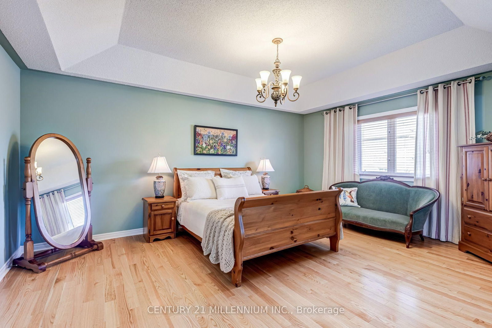2555 Nichols Drive • Oakville, ON photo 22
