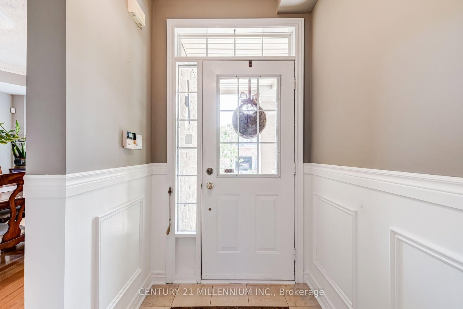 2555 Nichols Drive • Oakville, ON photo 3