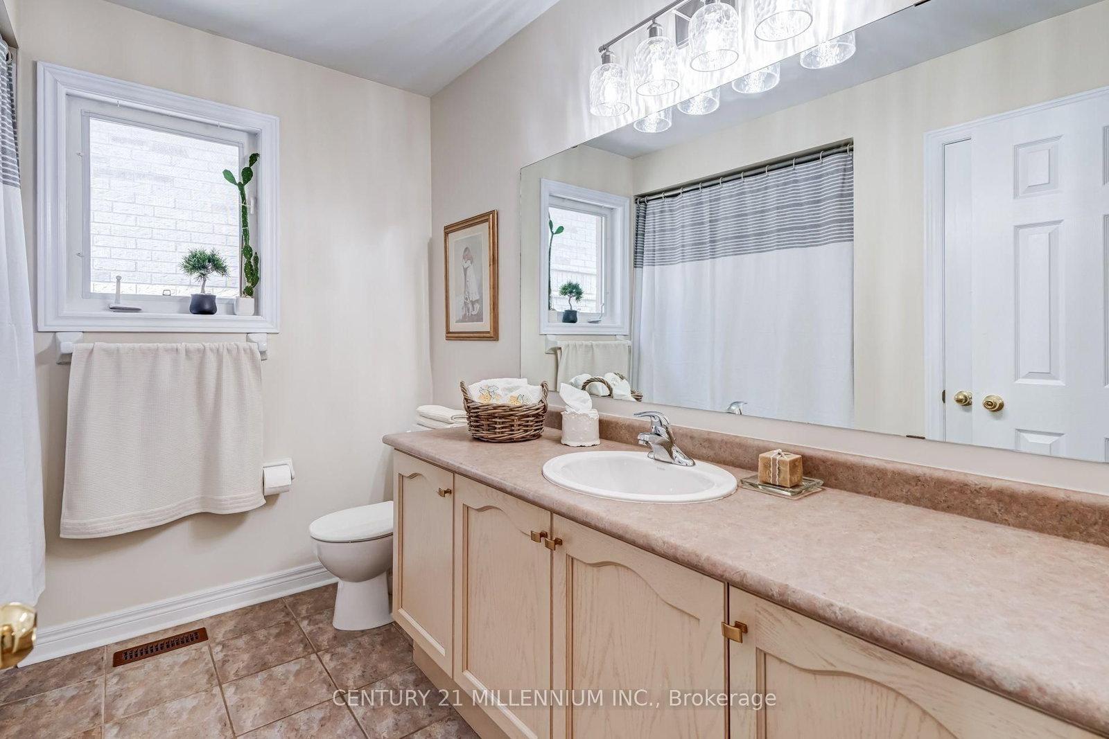2555 Nichols Drive • Oakville, ON photo 33