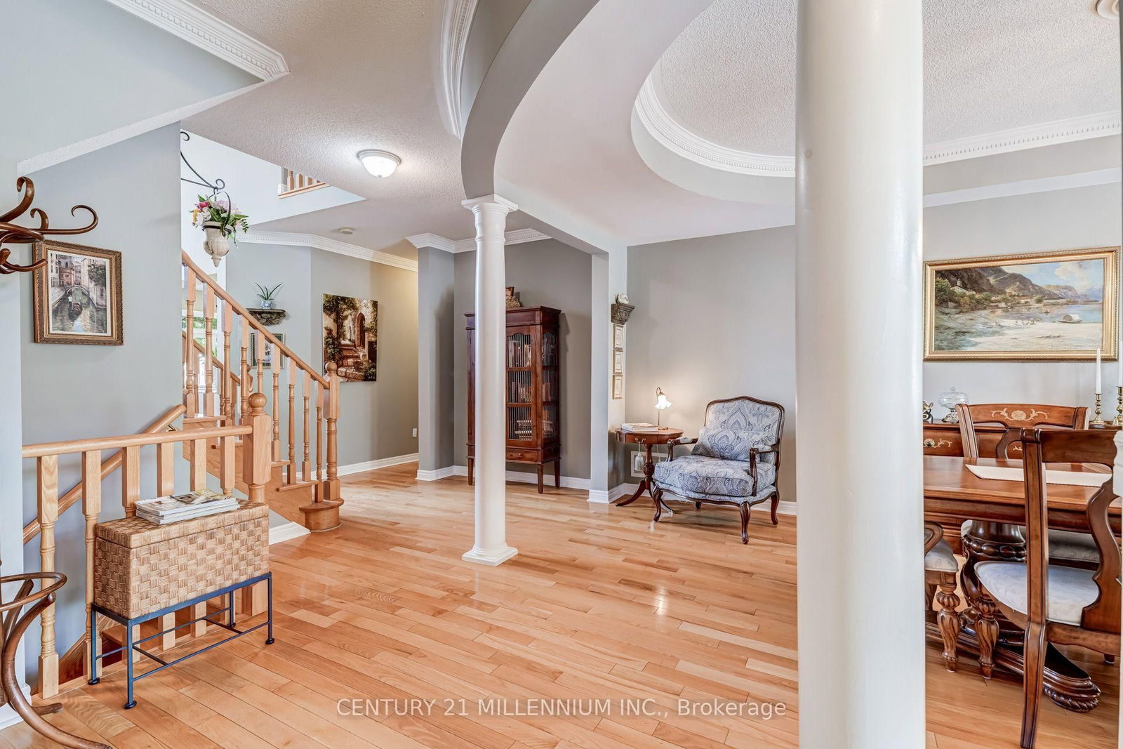 2555 Nichols Drive • Oakville, ON photo 4