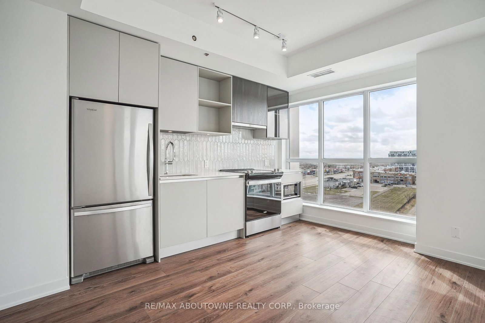 405 Dundas Street W • #707 • Oakville, ON photo 11
