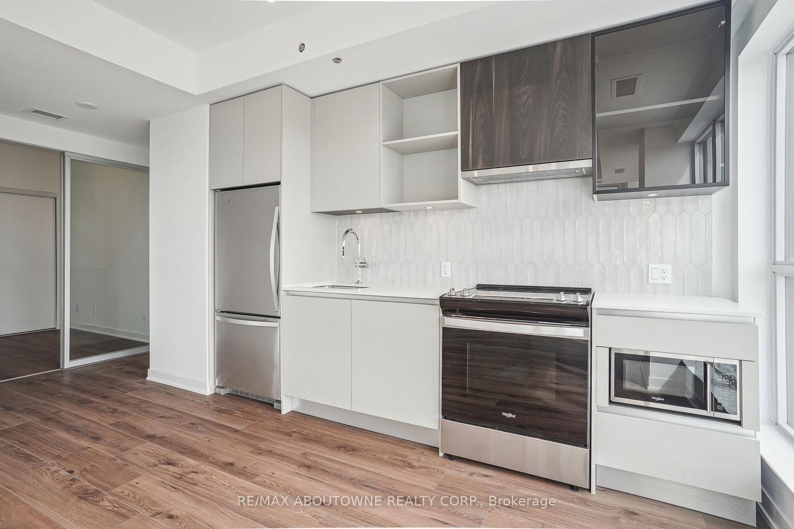 405 Dundas Street W • #707 • Oakville, ON photo 13
