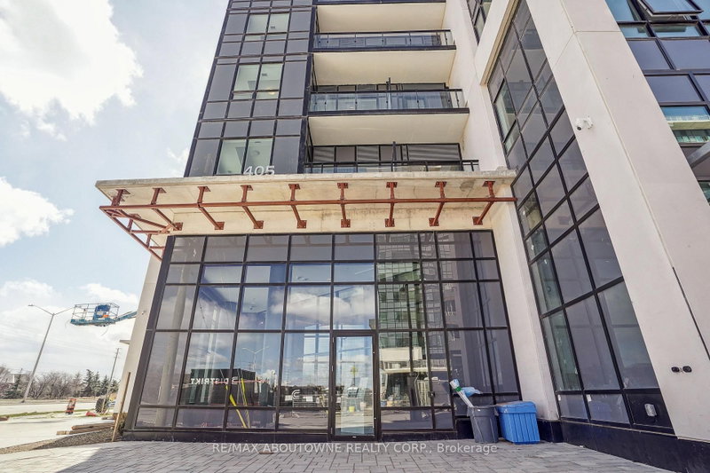 707 - 405 Dundas Street W