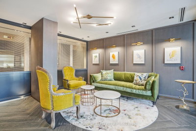 405 Dundas Street W • #707 • Oakville, ON photo 3
