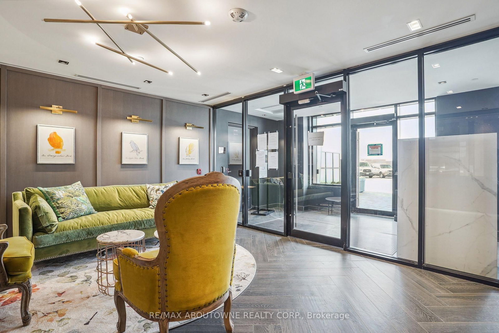 405 Dundas Street W • #707 • Oakville, ON photo 4