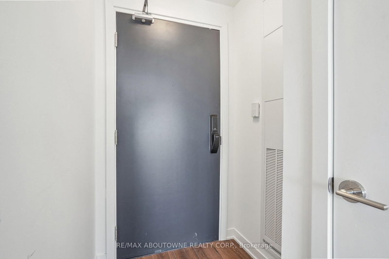 405 Dundas Oakville,ON L6M 4P9 — Photo 9