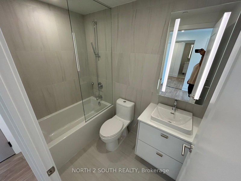 858 Dupont Toronto,ON M6G 1Z8 — Photo 6