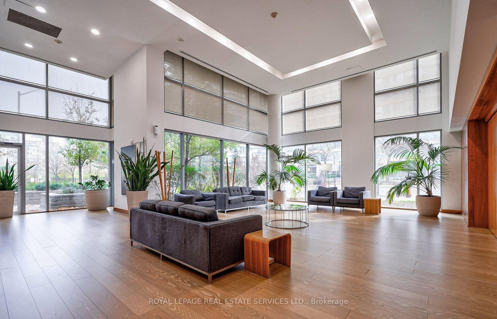 225 Webb Drive • #1008 • Mississauga, ON photo 3