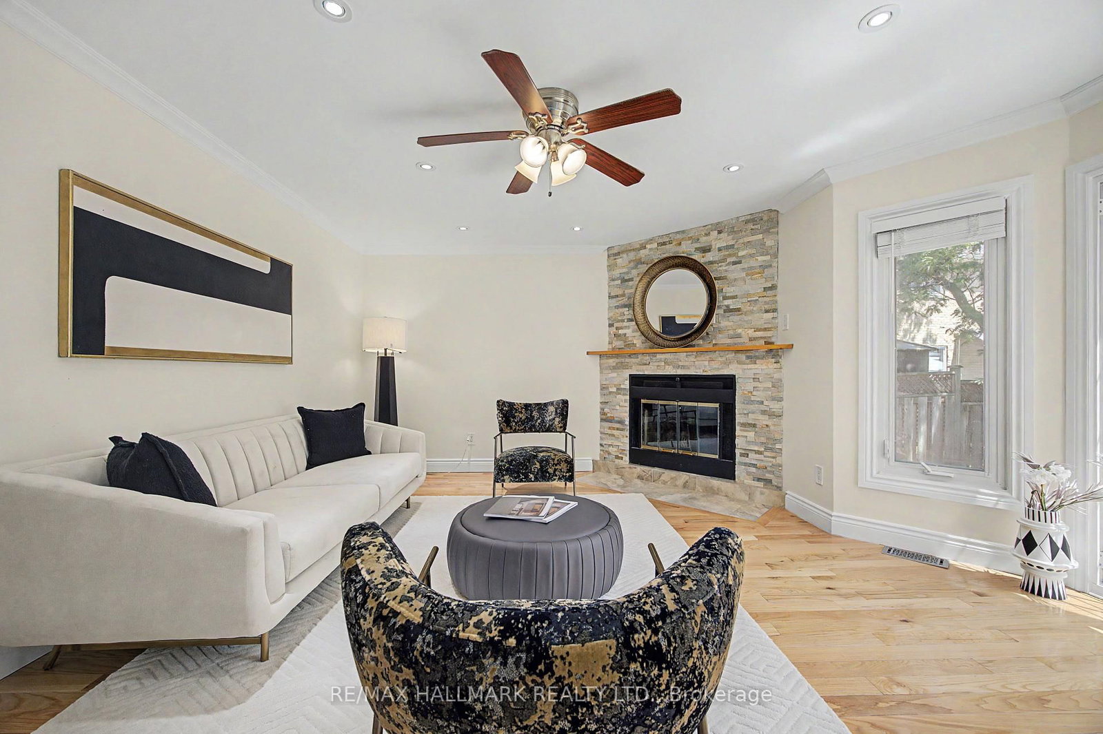 329 Kingsbridge Garden Circle • Mississauga, ON photo 12
