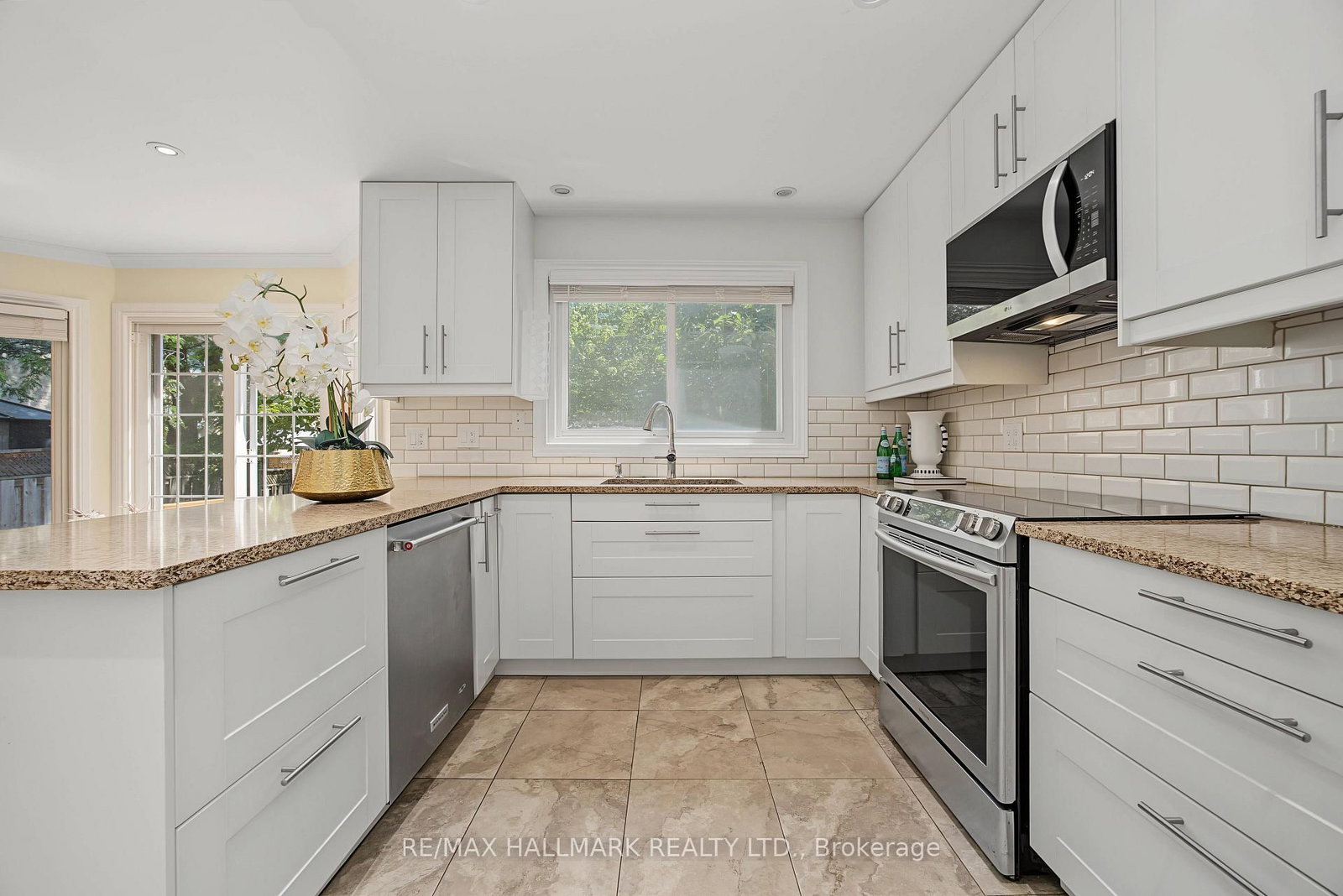 329 Kingsbridge Garden Circle • Mississauga, ON photo 14