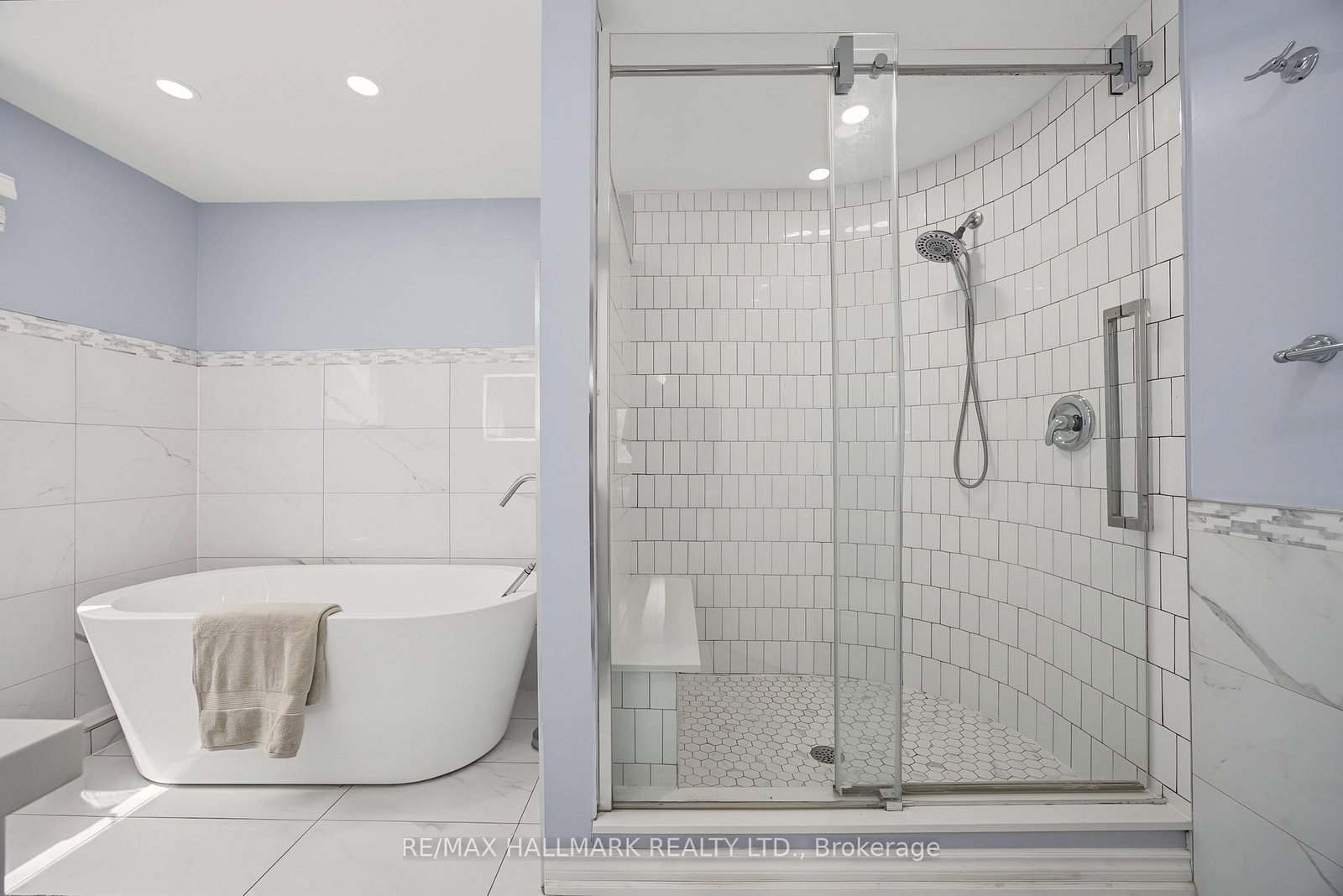 329 Kingsbridge Garden Circle • Mississauga, ON photo 20