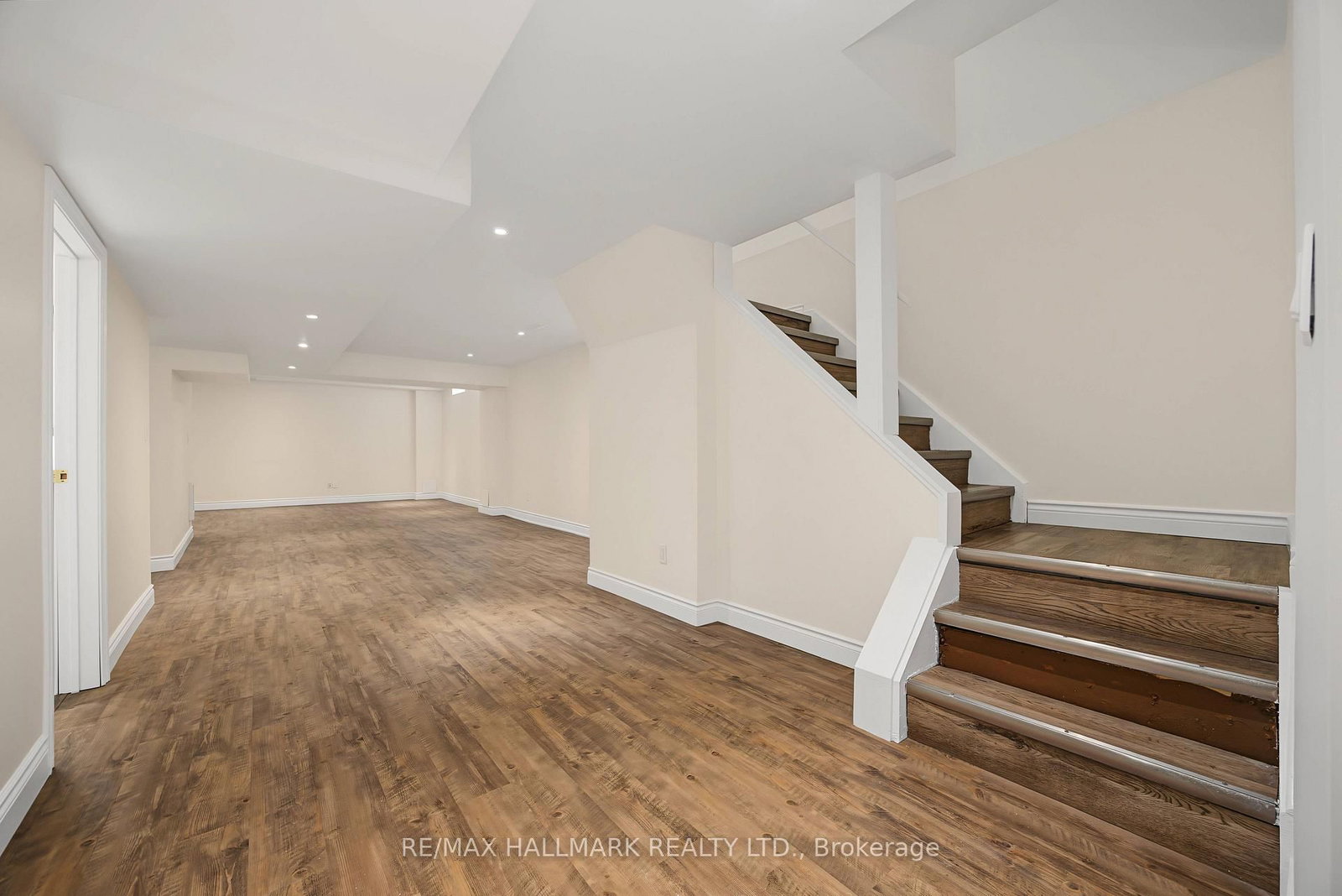 329 Kingsbridge Garden Circle • Mississauga, ON photo 27