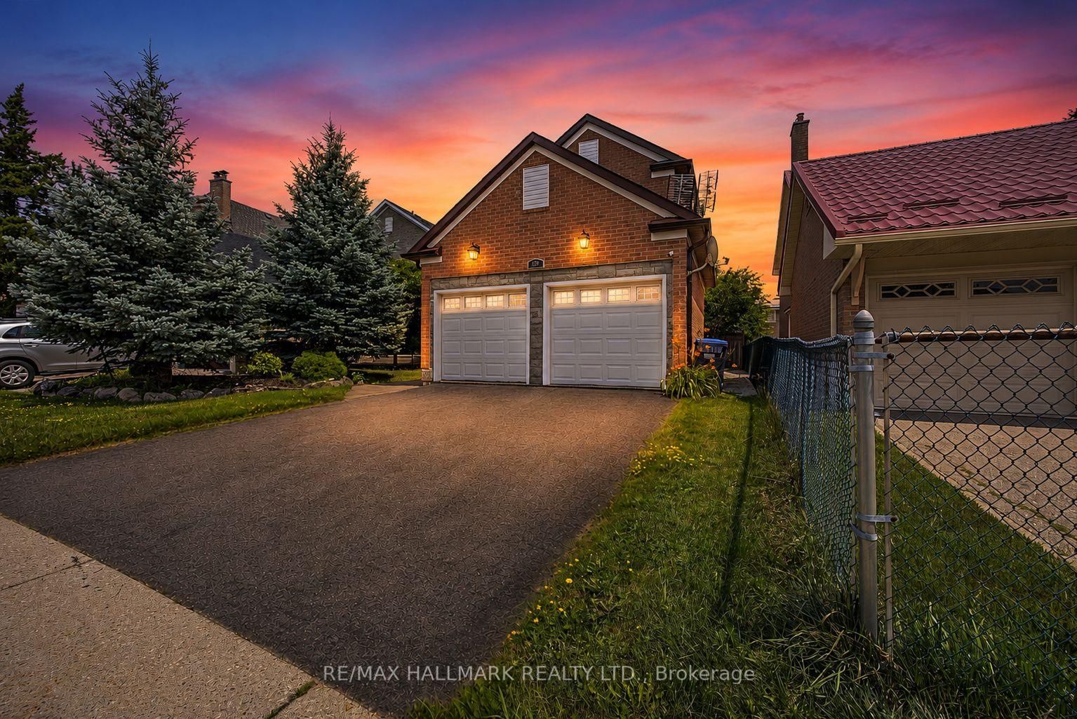 329 Kingsbridge Garden Circle • Mississauga, ON photo 3