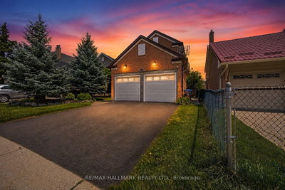 329 Kingsbridge Garden Circle • Mississauga, ON photo 3