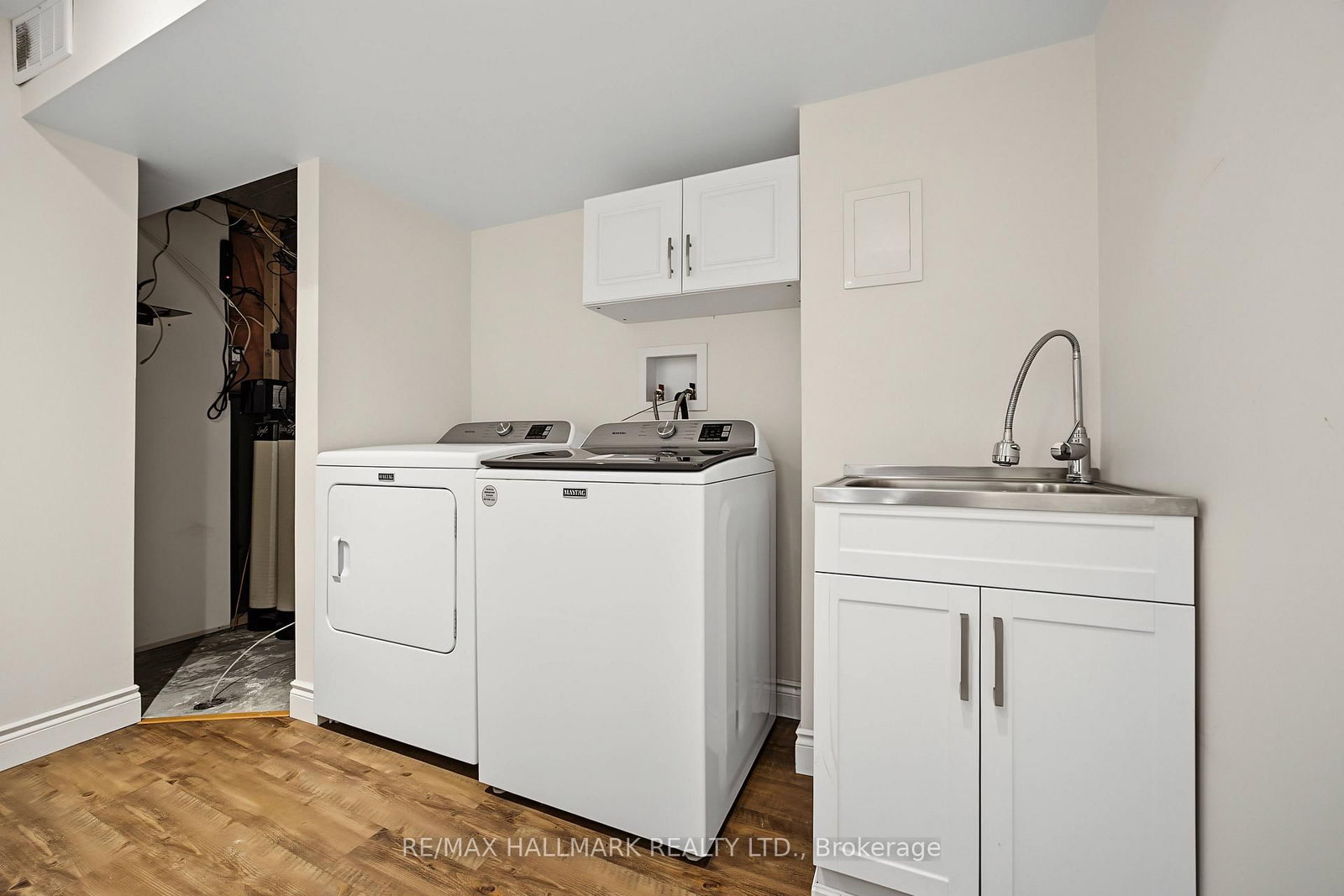 329 Kingsbridge Garden Circle • Mississauga, ON photo 34
