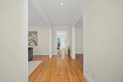 329 Kingsbridge Garden Circle • Mississauga, ON photo 6