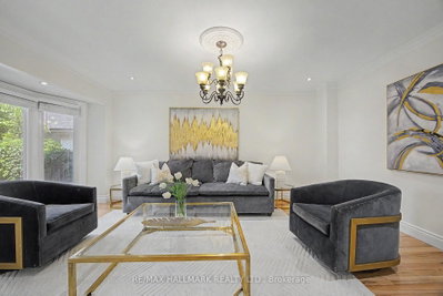 329 Kingsbridge Garden Circle • Mississauga, ON photo 8
