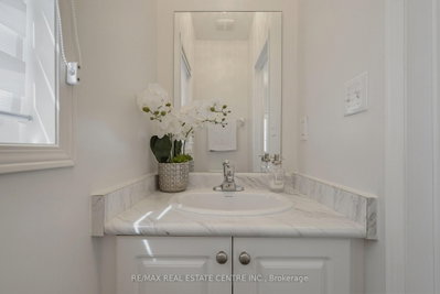 16 Gulfbrook Circle • Brampton, ON photo 3