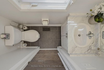 16 Gulfbrook Circle • Brampton, ON photo 4