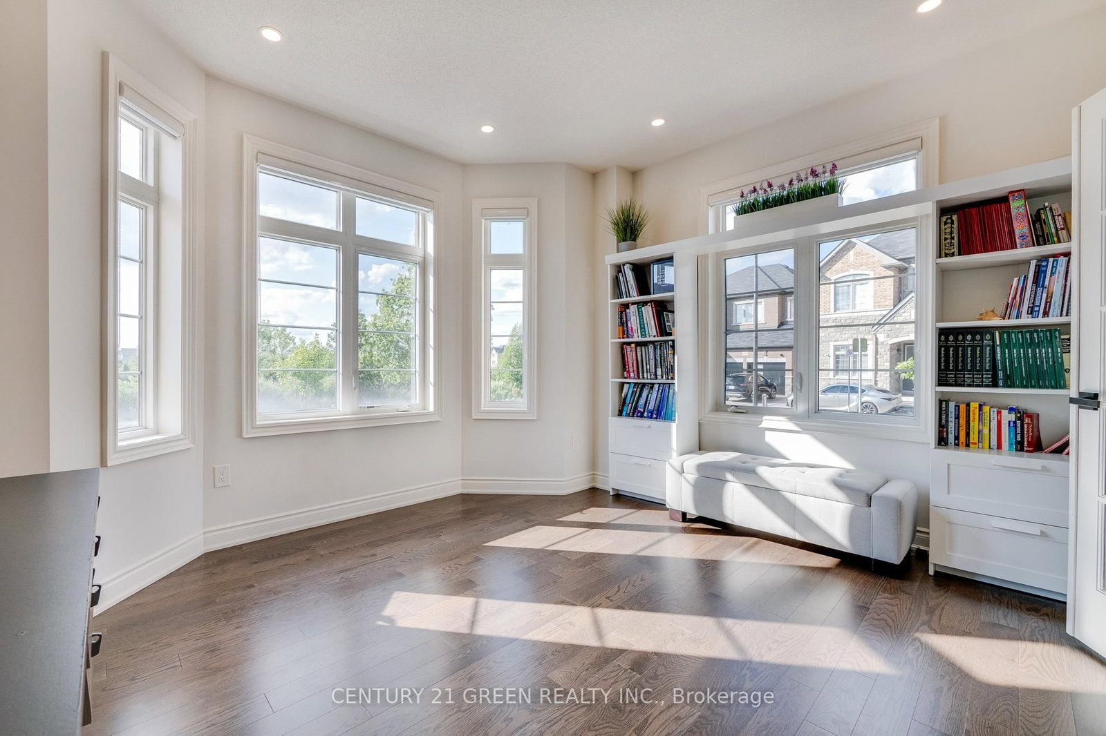 1478 Day Terrace • Milton, ON photo 8