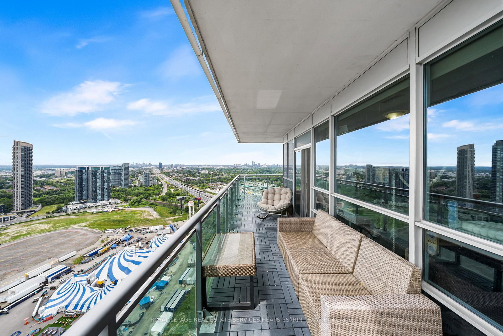 16 Brookers Lane • #3301 • Toronto, ON photo 15