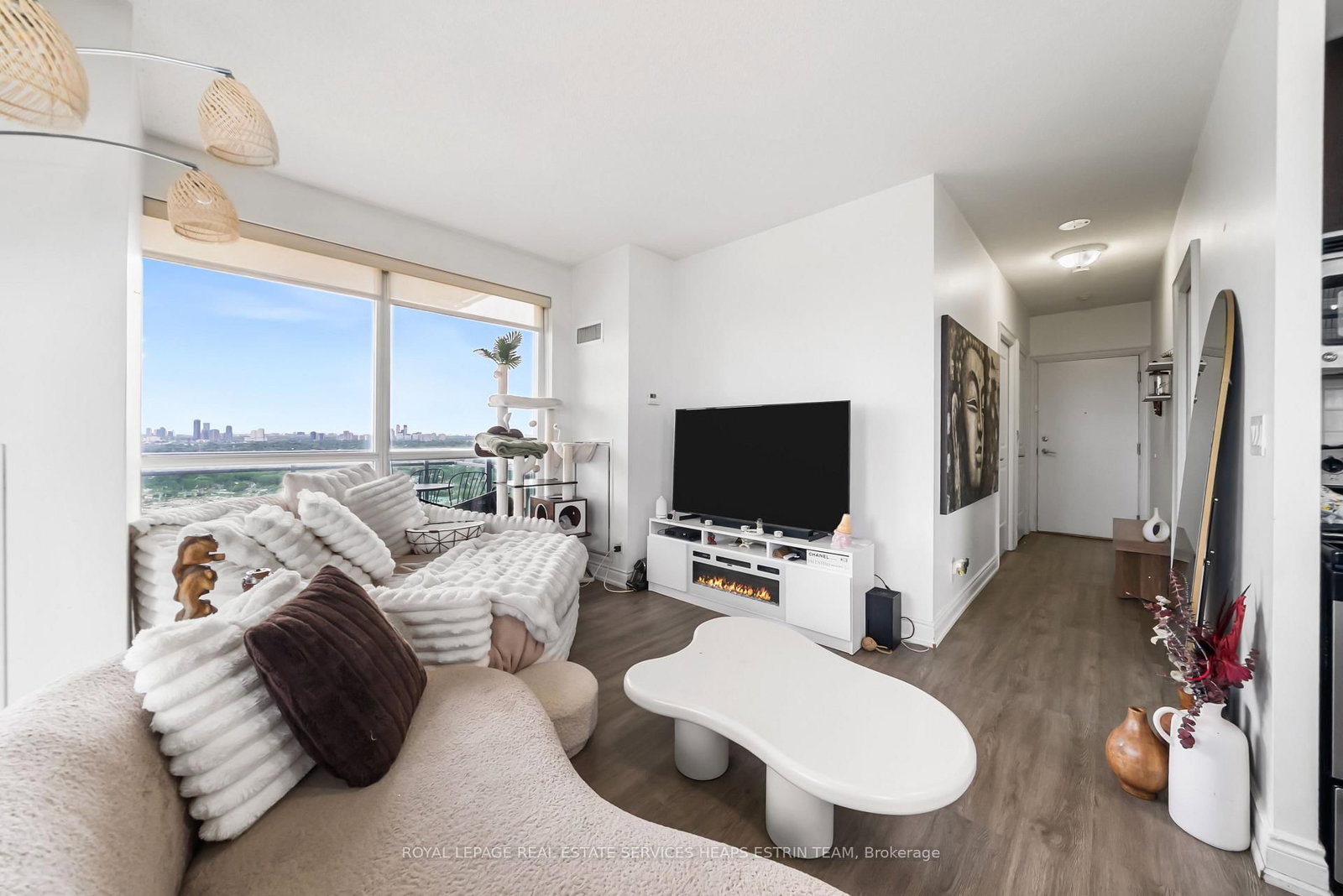 16 Brookers Lane • #3301 • Toronto, ON photo 5
